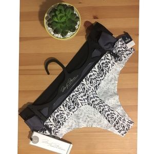 NWT Marilyn Monroe 3-Pack Seamless Thongs